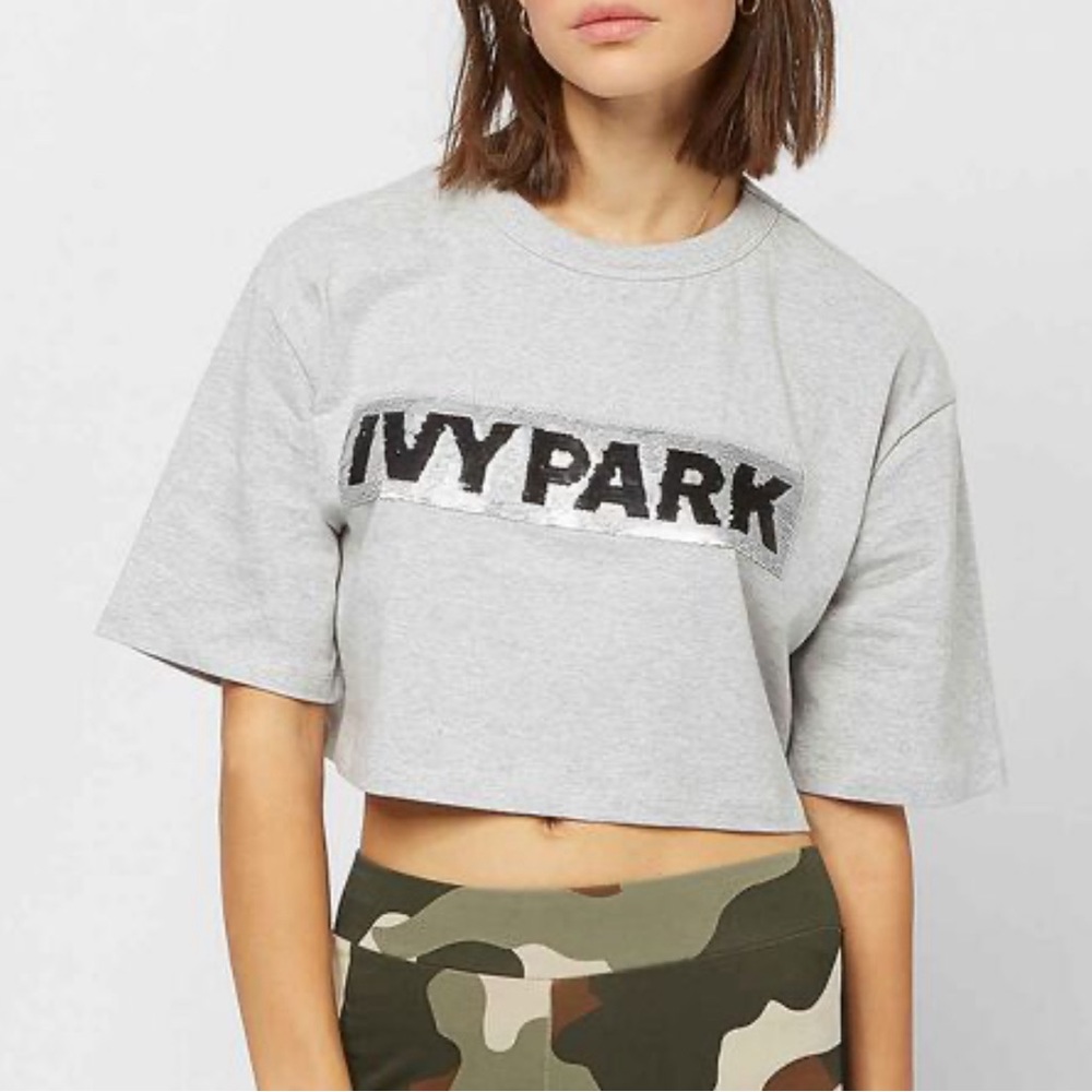IVY PARK Sequin Brush Logo Crop Tee